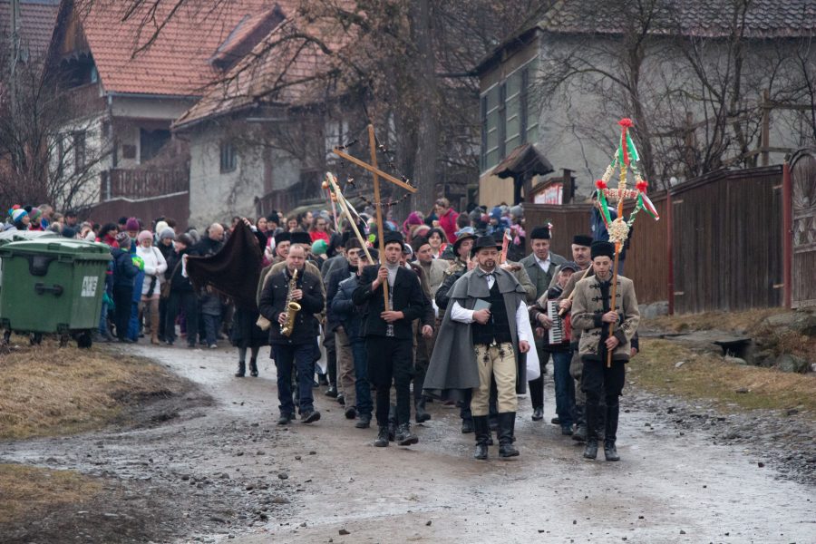 Alsósófalvi farsangi menet