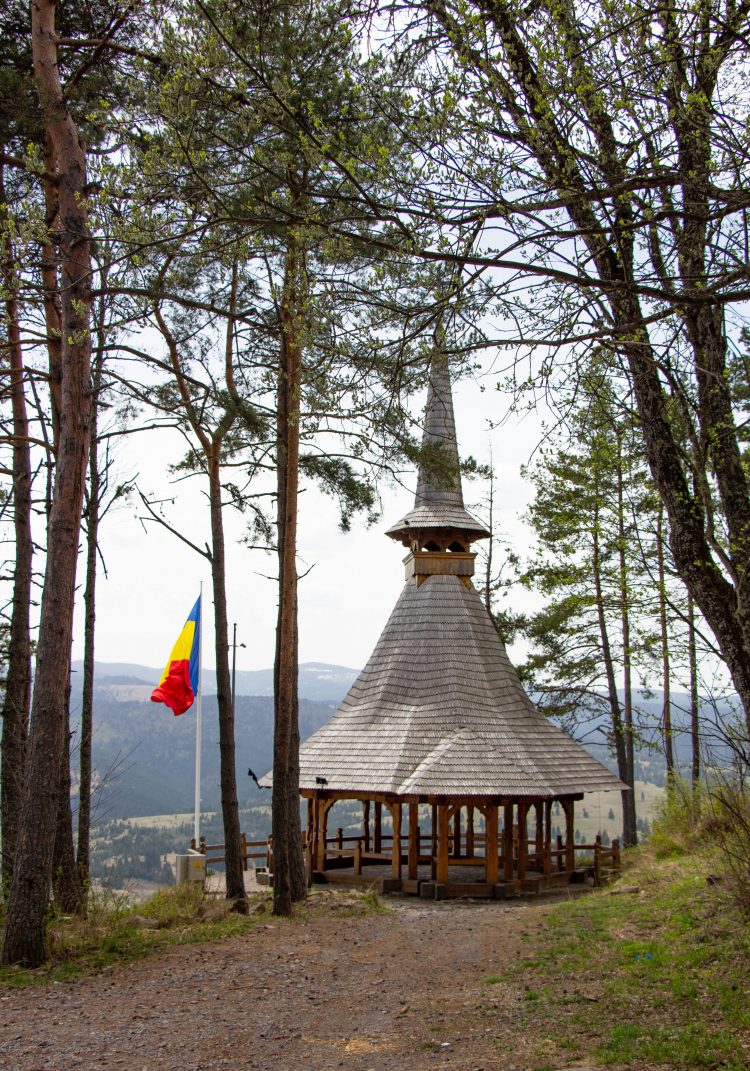 Oltár a maroshévízi Tárnica kilátónál