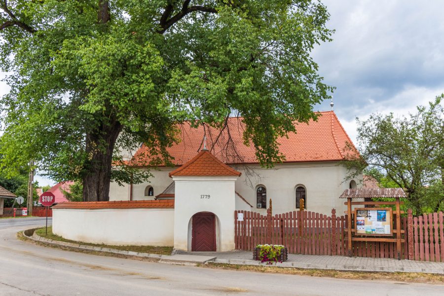 A református templom kapuja