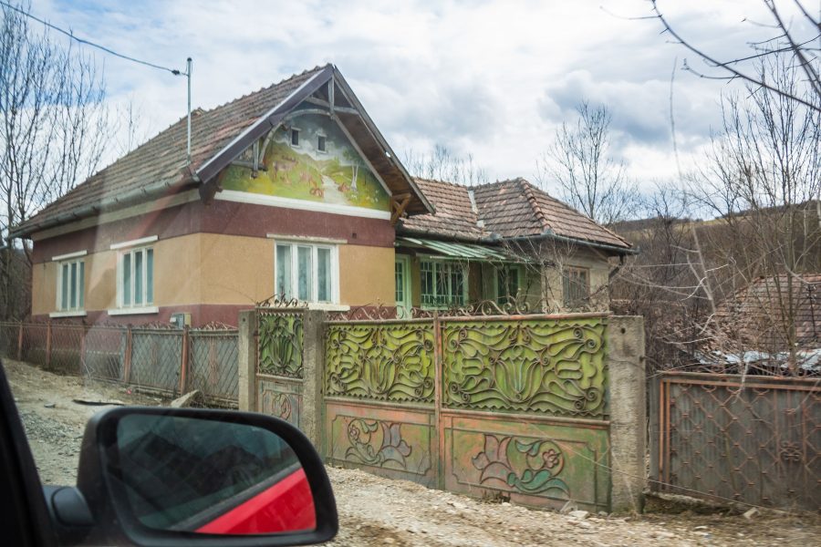 Festmény a házfalon