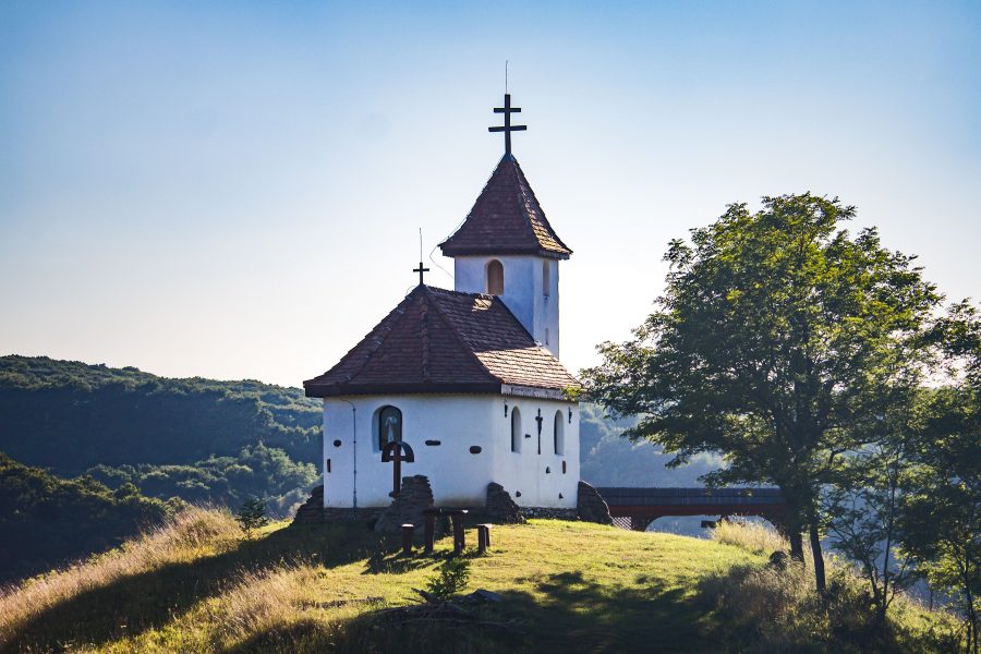 Esti órákban a székelyvéckei kálváriánál