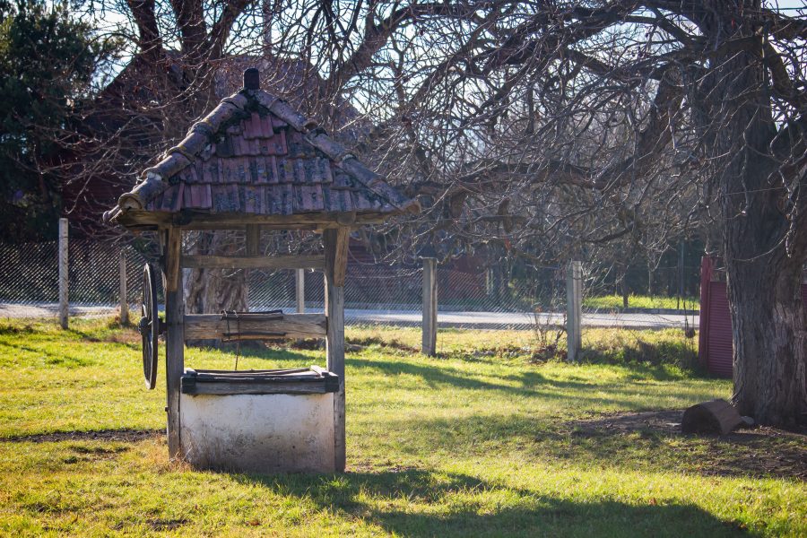 Régi kút a Lisznyói Általános Iskola udvarán