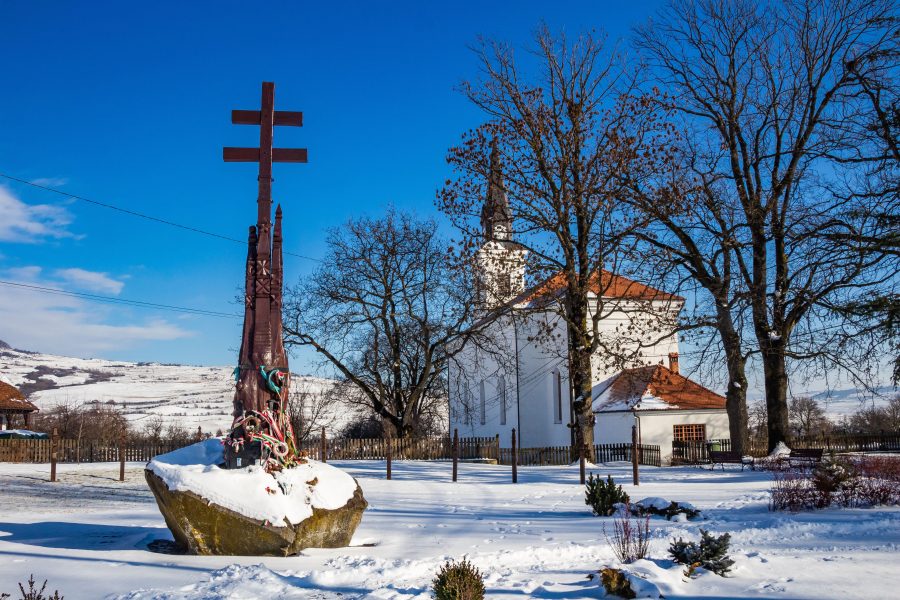 A Nepomuki Szent János római katolikus plébániatemplom