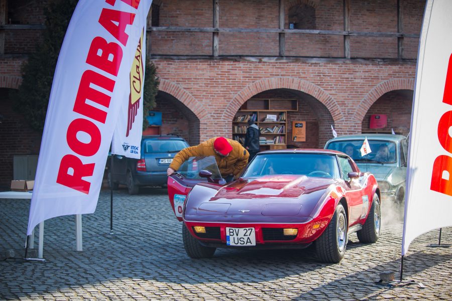 Chevrolet Corvette 1977 a rajtnál