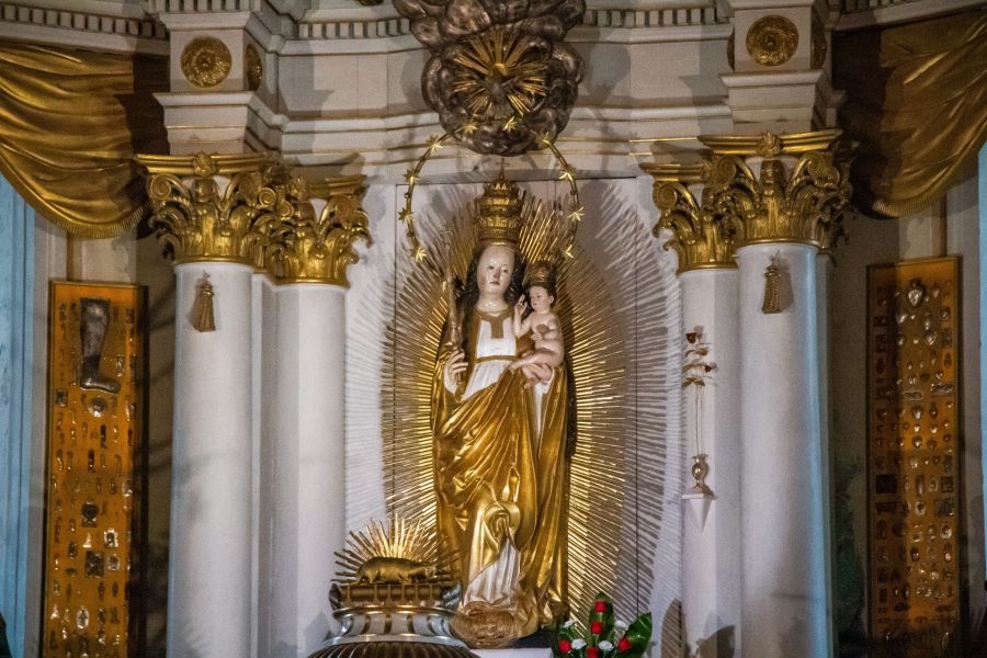 Napba öltözött Asszony, avagy a csíksomlyói Mária-szobor