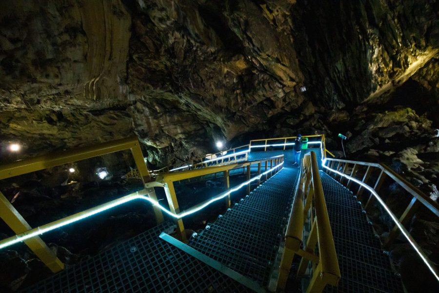 A Ialomiţa-barlang tengerszint felett 1560 méteren van