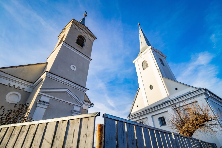 Ikland református és unitárius temploma