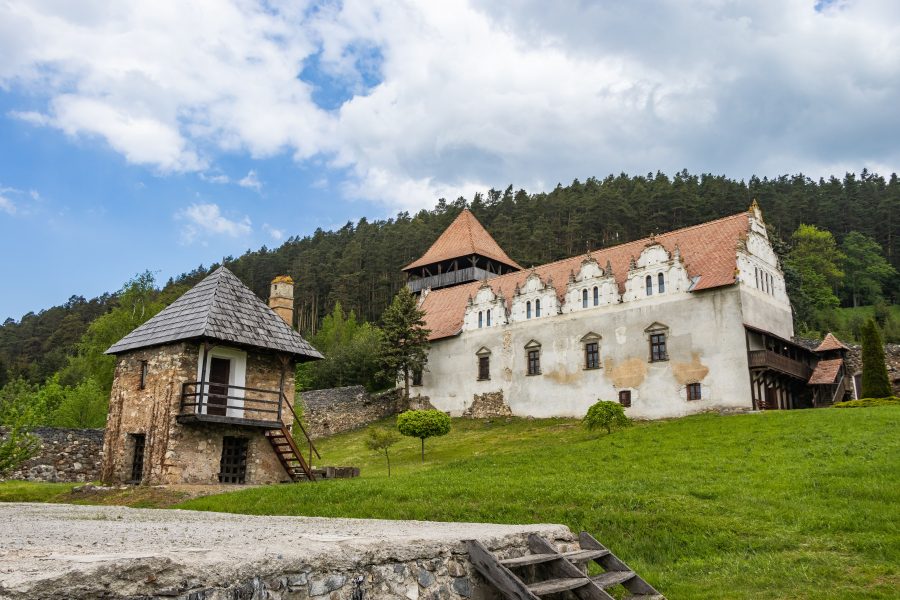 Előtérben a börtön, háttérben a Nagy palota