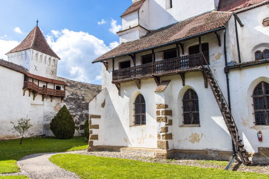 A templomtorony oldalában is kamrák vannak