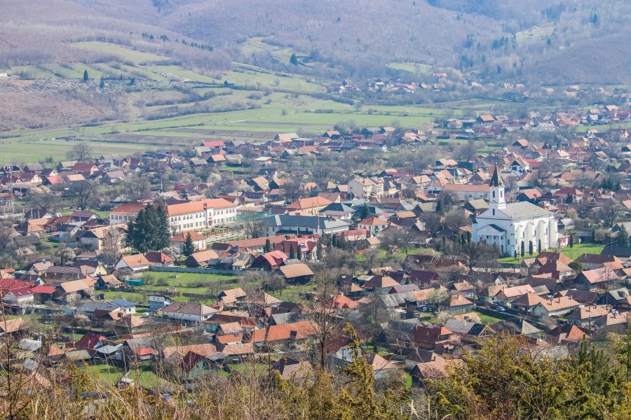 Gelence látképe a tetőről