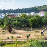Ilyen a rálátás a parkra és a városra